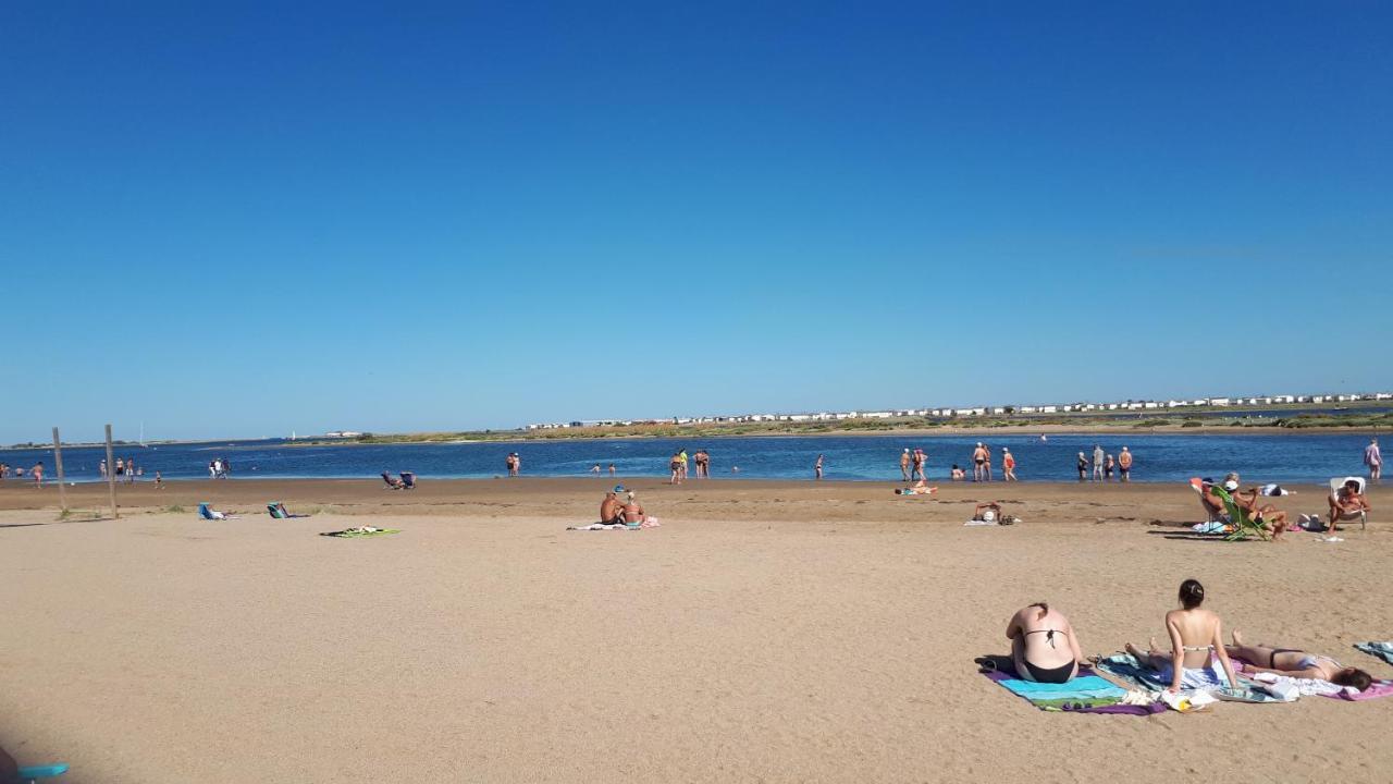 Studio Cabine Avec Jardinet A 30 M De La Plage, Au Calme. Gruissan Exterior photo